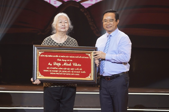 7 nghệ sĩ được tôn vinh trong sự nghiệp xây dựng, bảo vệ và phát triển TP HCM- Ảnh 5. 7 nghệ sĩ được tôn vinh trong sự nghiệp xây dựng, bảo vệ và phát triển TP HCM- Ảnh 5.