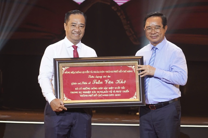 7 nghệ sĩ được tôn vinh trong sự nghiệp xây dựng, bảo vệ và phát triển TP HCM- Ảnh 6. 7 nghệ sĩ được tôn vinh trong sự nghiệp xây dựng, bảo vệ và phát triển TP HCM- Ảnh 6.