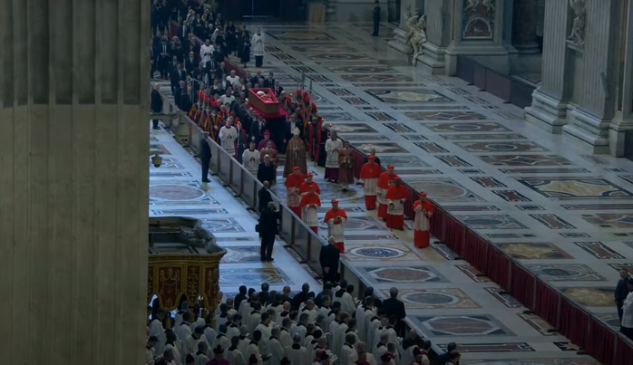 Lễ rước linh cữu Giáo hoàng Francis diễn ra trang trọng- Ảnh 5. Lễ rước linh cữu Giáo hoàng Francis diễn ra trang trọng- Ảnh 5.