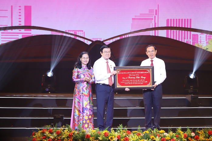 TP HCM tôn vinh 60 cá nhân tiêu biểu - Ảnh 4.