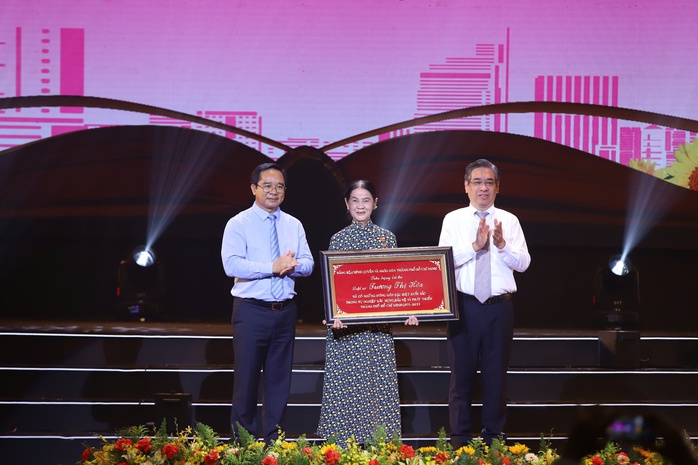 TP HCM tôn vinh 60 cá nhân tiêu biểu - Ảnh 10.
