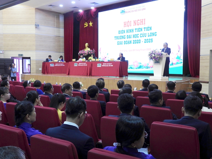 Trường ĐH Cửu Long tổ chức hội nghị điển hình tiên tiến- Ảnh 1. Trường ĐH Cửu Long tổ chức hội nghị điển hình tiên tiến- Ảnh 1.