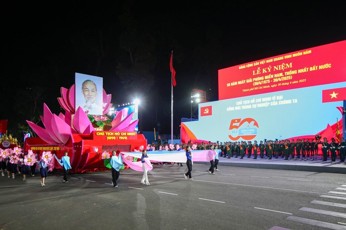 Ý nghĩa thiêng liêng của khối xe Nghi trượng tại lễ diễu binh, diễu hành Đại lễ 30-4- Ảnh 4. Ý nghĩa thiêng liêng của khối xe Nghi trượng tại lễ diễu binh, diễu hành Đại lễ 30-4- Ảnh 4.