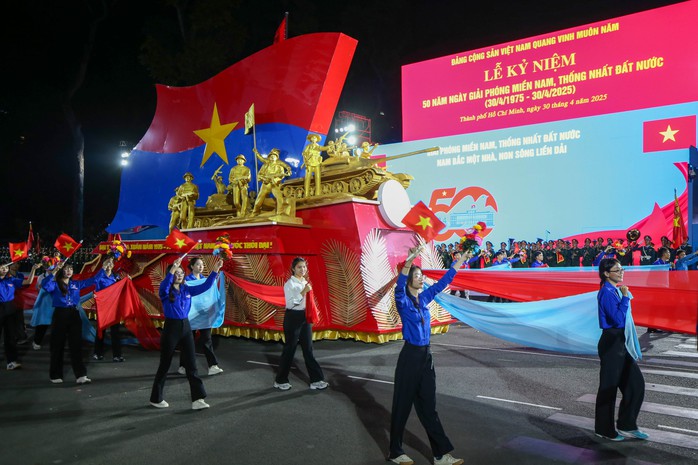 Ý nghĩa thiêng liêng của khối xe Nghi trượng tại lễ diễu binh, diễu hành Đại lễ 30-4- Ảnh 5. Ý nghĩa thiêng liêng của khối xe Nghi trượng tại lễ diễu binh, diễu hành Đại lễ 30-4- Ảnh 5.