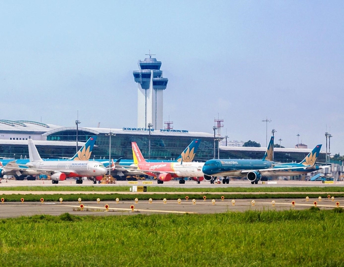 Siết chặt an toàn phương tiện hoạt động tại khu bay Tân Sơn Nhất- Ảnh 1.