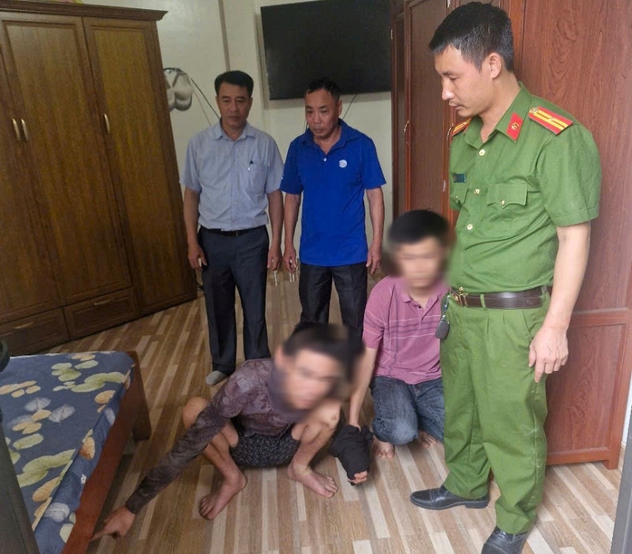 Người đàn ông "chơi" ma túy, tàng trữ 3 khẩu súng và 39 viên đạn- Ảnh 2. Người đàn ông "chơi" ma túy, tàng trữ 3 khẩu súng và 39 viên đạn- Ảnh 2.