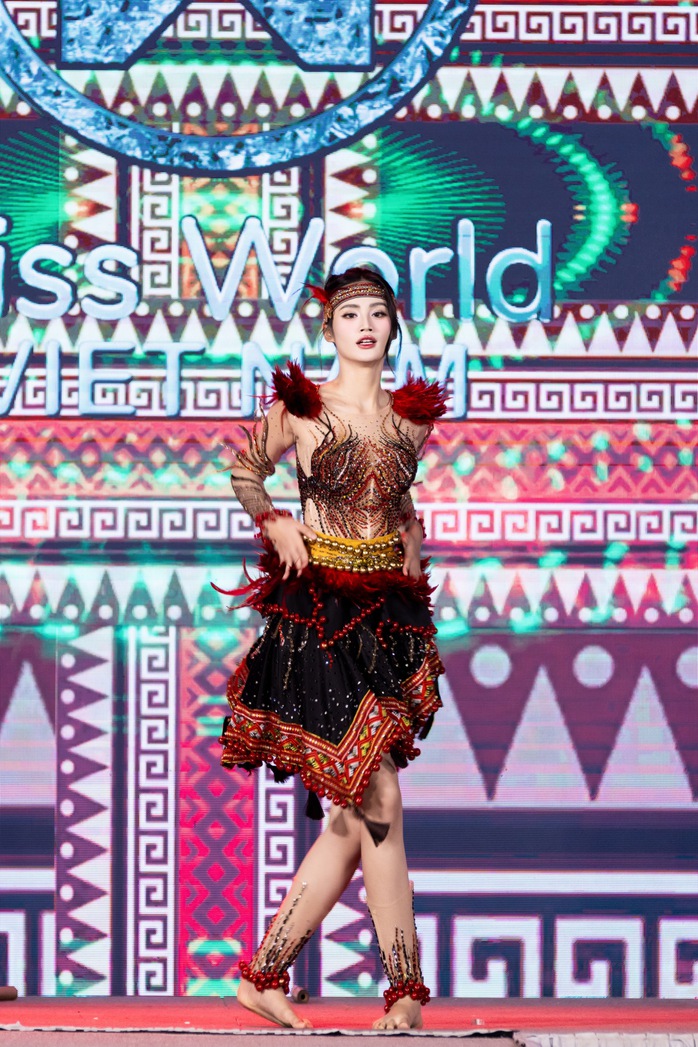 Hoa hậu Ý Nhi và Hành trình văn hóa Tây Nguyên tại Miss World 72- Ảnh 2. Hoa hậu Ý Nhi và Hành trình văn hóa Tây Nguyên tại Miss World 72- Ảnh 2.
