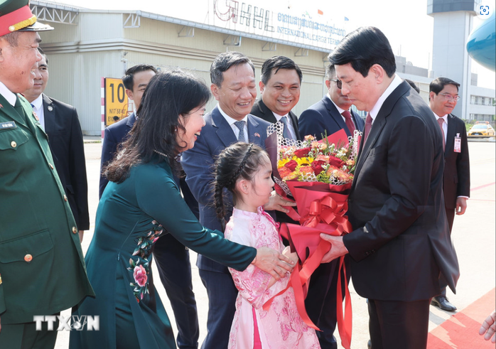 Chủ tịch nước Lương Cường đến Vientiane, bắt đầu thăm Lào- Ảnh 5. Chủ tịch nước Lương Cường đến Vientiane, bắt đầu thăm Lào- Ảnh 5.