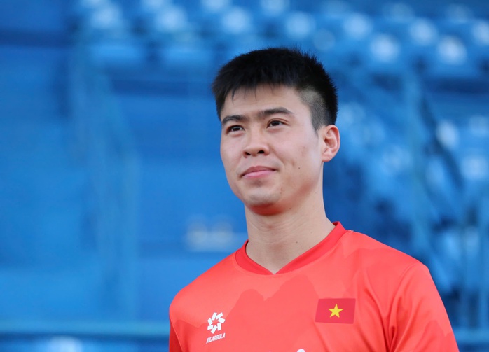 Trung vệ tuyển Việt Nam háo hức so tài Manchester United - Ảnh 4.