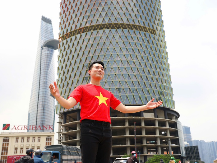 Nguyễn Phi Hùng với Hành khúc tuổi trẻ Việt Nam - Ảnh 2.