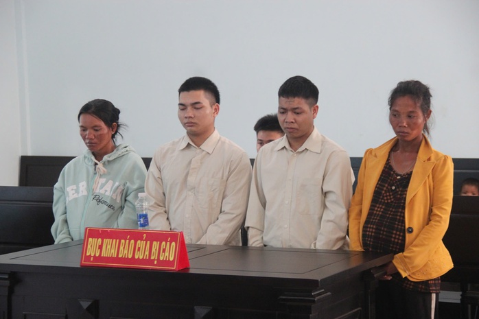 Hai anh em ra tay giết người, 2 người vợ giúp khiêng xác phi tang - Ảnh 1. Hai anh em ra tay giết người, 2 người vợ giúp khiêng xác phi tang - Ảnh 1.