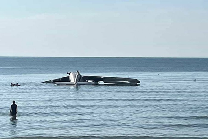 Thái Lan: Máy bay chở cảnh sát lao xuống biển, tất cả đều thiệt mạng- Ảnh 2. Thái Lan: Máy bay chở cảnh sát lao xuống biển, tất cả đều thiệt mạng- Ảnh 2.