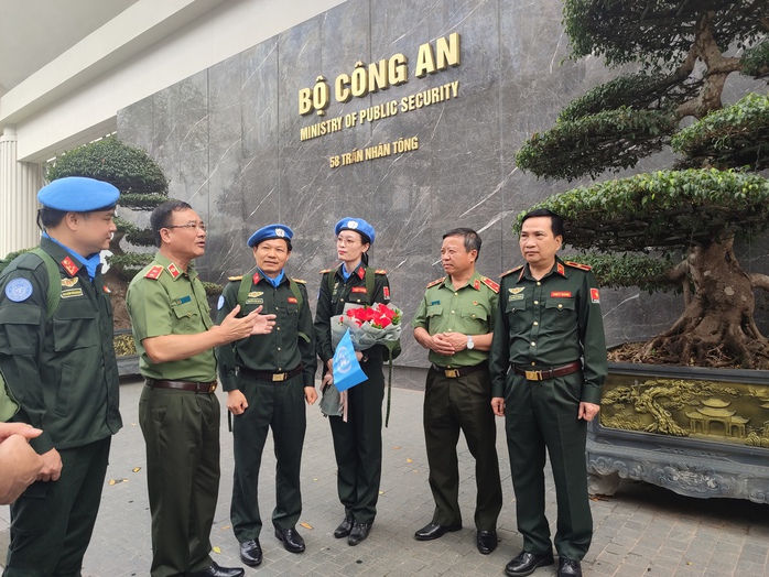 Ba sĩ quan công an lên đường làm nhiệm vụ gìn giữ hòa bình Liên hợp quốc- Ảnh 3. Ba sĩ quan công an lên đường làm nhiệm vụ gìn giữ hòa bình Liên hợp quốc- Ảnh 3.