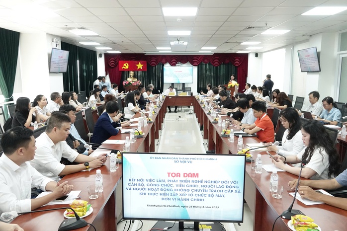 TP HCM: Bàn cách kết nối việc làm hiệu quả cho cán bộ bị tinh giản- Ảnh 1. TP HCM: Bàn cách kết nối việc làm hiệu quả cho cán bộ bị tinh giản- Ảnh 1.