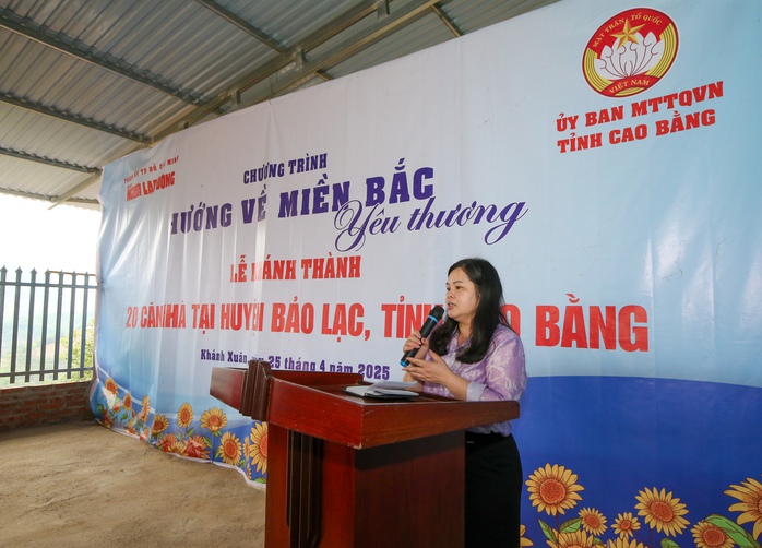 Khánh thành 20 căn nhà bạn đọc Báo Người Lao Động hỗ trợ người dân Cao Bằng bị ảnh hưởng bão Yagi- Ảnh 15. Khánh thành 20 căn nhà bạn đọc Báo Người Lao Động hỗ trợ người dân Cao Bằng bị ảnh hưởng bão Yagi- Ảnh 15.