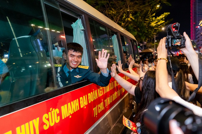 Hòa bình đẹp biết bao! - Ảnh 1.