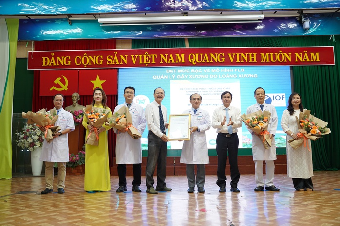 Lần đầu tiên tại Việt Nam có bệnh viện đạt chuẩn Bạc trong quản lý loãng xương - Ảnh 1.