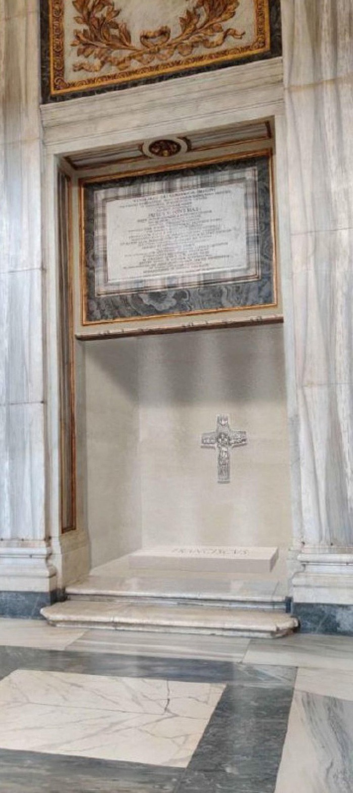 Mộ phần đặc biệt nơi Giáo hoàng Francis an nghỉ - Ảnh 1.