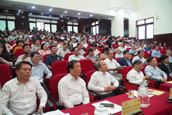 130 tham luận tại hội thảo khoa học về 50 năm thống nhất đất nước - Ảnh 2.