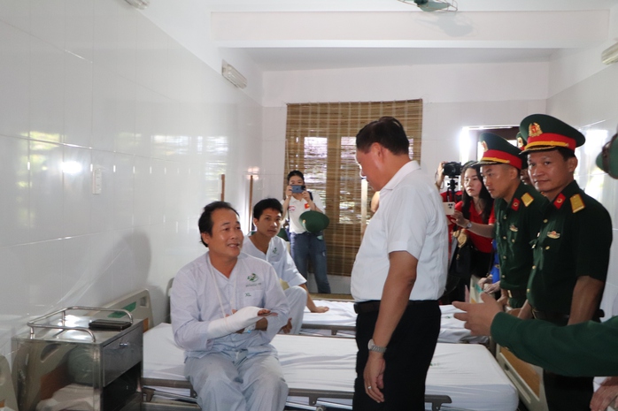 Bộ Y tế ra thăm quần đảo Trường Sa - Ảnh 4.