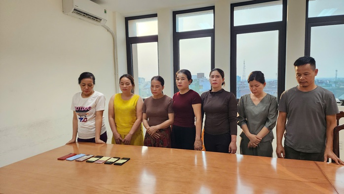 Bắt đối tượng cầm đầu đường dây lô đề cùng 5 "đại lý" cấp 1 - Ảnh 1.