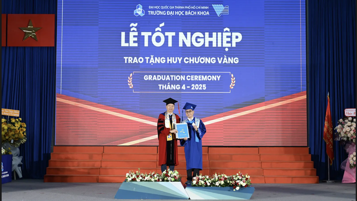 Sinh viên Trường ĐH Bách khoa tốt nghiệp với điểm tuyệt đối- Ảnh 1. Sinh viên Trường ĐH Bách khoa tốt nghiệp với điểm tuyệt đối- Ảnh 1.
