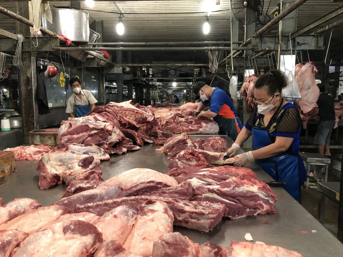Giá heo hơi hôm nay 25-4: Vì sao người nuôi ngại tái đàn?- Ảnh 1.