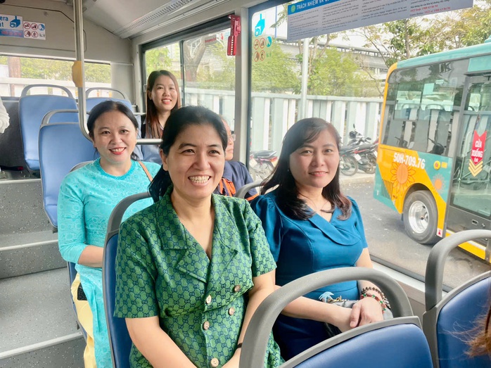 TP HCM: Miễn toàn bộ vé trên 133 tuyến xe buýt- Ảnh 1. TP HCM: Miễn toàn bộ vé trên 133 tuyến xe buýt- Ảnh 1.