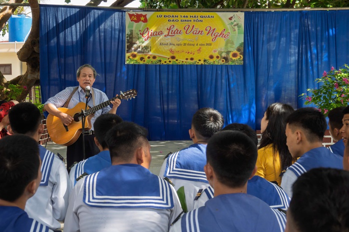 Bộ Y tế ra thăm quần đảo Trường Sa - Ảnh 7.