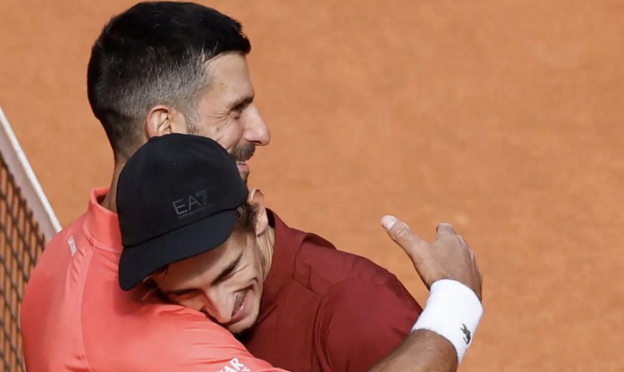 Djokovic sớm rời Madrid Open, lập lại chuỗi phong độ tệ từ sau năm 2018 - Ảnh 1.