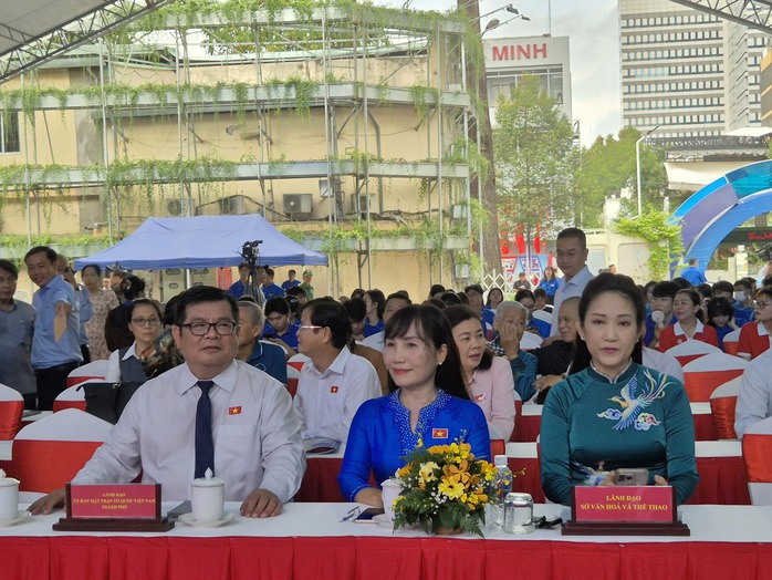 TP HCM: Khai mạc triển lãm 50 tác phẩm văn học - nghệ thuật, công trình, sự kiện tiêu biểu- Ảnh 3.