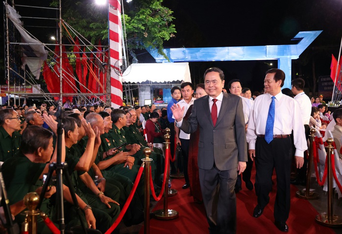 Chủ tịch Quốc hội: Cần Thơ cần triển khai kịp thời sắp xếp đơn vị hành chính - Ảnh 1.