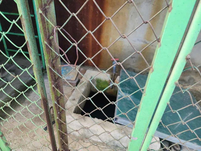 Hé lộ nguyên nhân khiến bé trai 5 tuổi ở Hà Tĩnh tử vong trong bể chứa nước của nhà trường- Ảnh 3. Hé lộ nguyên nhân khiến bé trai 5 tuổi ở Hà Tĩnh tử vong trong bể chứa nước của nhà trường- Ảnh 3.
