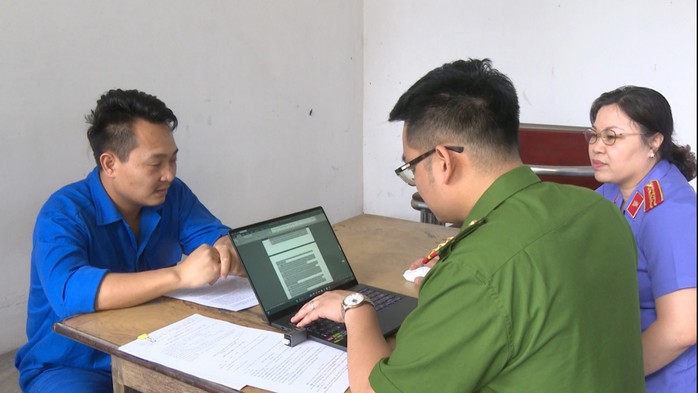 Nhóm đối tượng sản xuất và bán hơn 60 ngàn gói thuốc bảo vệ thực vật giả- Ảnh 3. Nhóm đối tượng sản xuất và bán hơn 60 ngàn gói thuốc bảo vệ thực vật giả- Ảnh 3.