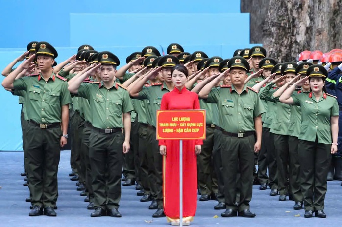 Công an TP HCM tổ chức xuất quân bảo đảm ANTT Lễ kỷ niệm 50 năm Ngày giải phóng miền Nam, thống nhất - Ảnh 6.