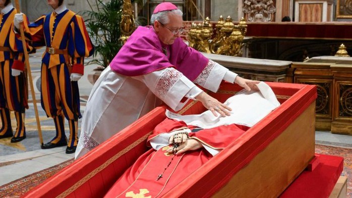 Nghĩa cử cuối cùng của Giáo hoàng Francis trước khi tạ thế- Ảnh 1.
