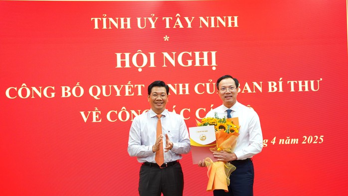 Hiệu trưởng Trường Đại học Luật Hà Nội nhận nhiệm vụ mới ở Tây Ninh - Ảnh 1.
