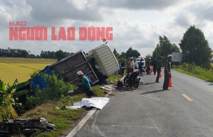 4 người trong gia đình về quê bị xe rác tông tử vong ở Long An - Ảnh 1.