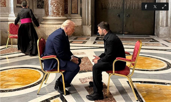 Tổng thống Mỹ và tổng thống Ukraine gặp nhau khi dự lễ tang Giáo hoàng Francis - Ảnh 1.