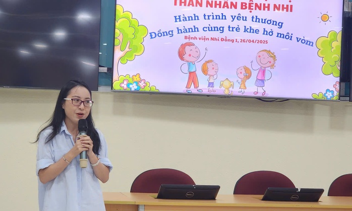 Vá khe hở môi - vòm không chỉ dừng lại ở phẫu thuật - Ảnh 2.