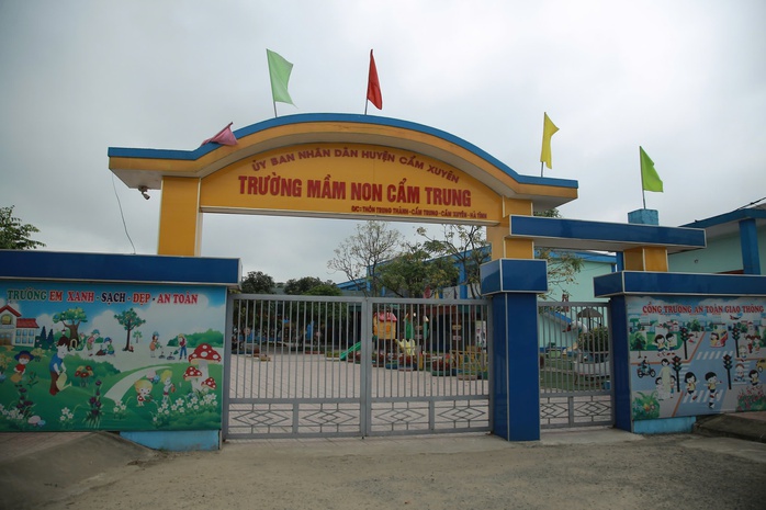 Hé lộ nguyên nhân khiến bé trai 5 tuổi ở Hà Tĩnh tử vong trong bể chứa nước của nhà trường- Ảnh 1. Hé lộ nguyên nhân khiến bé trai 5 tuổi ở Hà Tĩnh tử vong trong bể chứa nước của nhà trường- Ảnh 1.