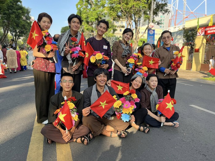Thúy Ngân, Ninh Dương Lan Ngọc… rạng rỡ khoe ảnh tổng duyệt - Ảnh 9.