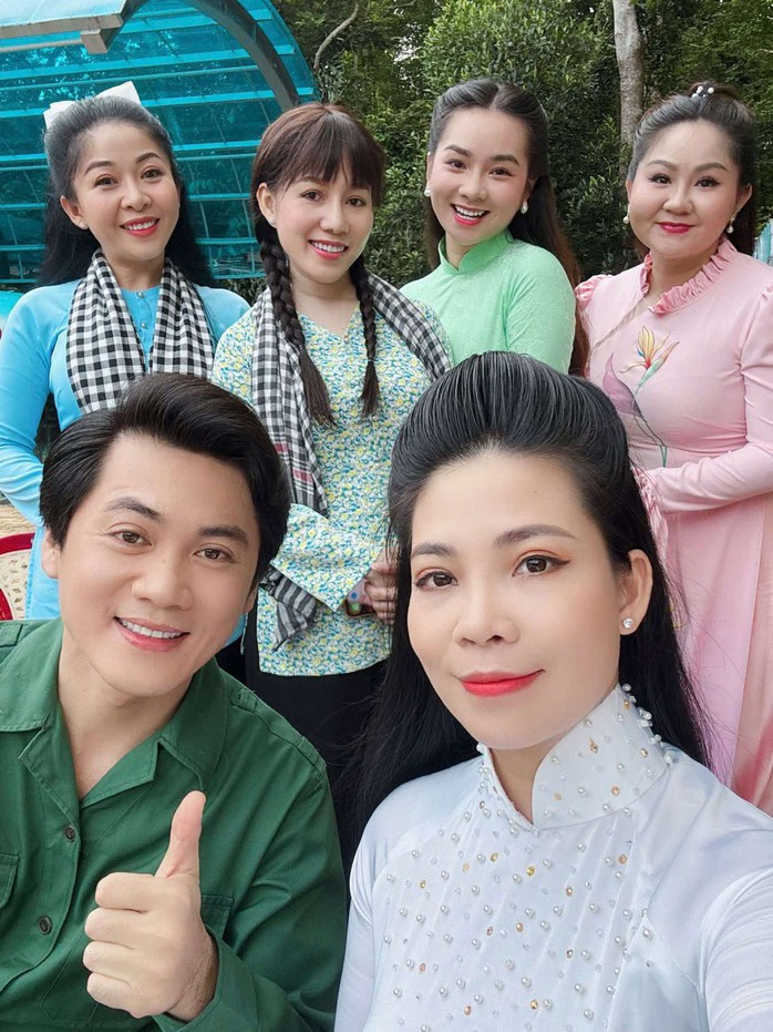 NSND Minh Vương xúc động trong Lễ khánh thành Tượng đài Chủ tịch Hồ Chí Minh tại Đền Bến Dược - Ảnh 5.