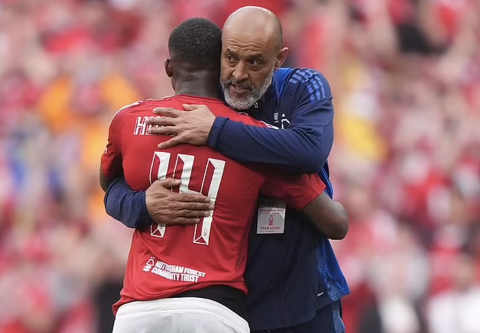 Hạ "ngựa ô" Nottingham Forest, Man City vào chung kết FA Cup ba mùa liên tiếp- Ảnh 4. Hạ "ngựa ô" Nottingham Forest, Man City vào chung kết FA Cup ba mùa liên tiếp- Ảnh 4.