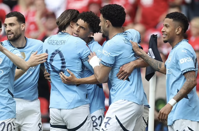 Hạ "ngựa ô" Nottingham Forest, Man City vào chung kết FA Cup ba mùa liên tiếp- Ảnh 2. Hạ "ngựa ô" Nottingham Forest, Man City vào chung kết FA Cup ba mùa liên tiếp- Ảnh 2.