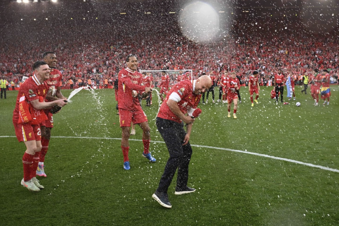 Liverpool đăng quang sớm 4 vòng, HLV Slot đạt kỳ tích - Ảnh 9. Liverpool đăng quang sớm 4 vòng, HLV Slot đạt kỳ tích - Ảnh 9.