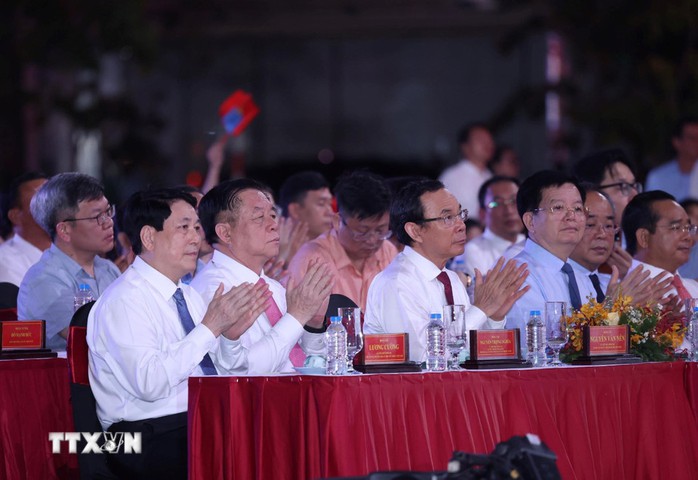 Cầu truyền hình quốc gia "Vang mãi khúc khải hoàn" - Ảnh 1.