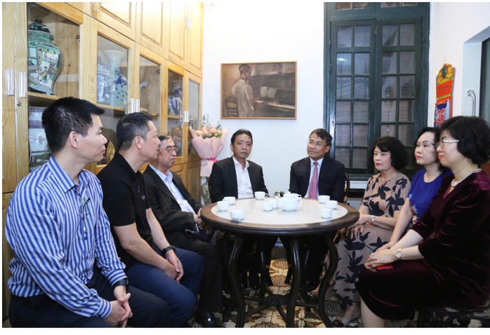 Ủy ban Quốc gia UNESCO Việt Nam thăm, chúc mừng gia đình cố nhạc sĩ Hoàng Vân- Ảnh 5. Ủy ban Quốc gia UNESCO Việt Nam thăm, chúc mừng gia đình cố nhạc sĩ Hoàng Vân- Ảnh 5.