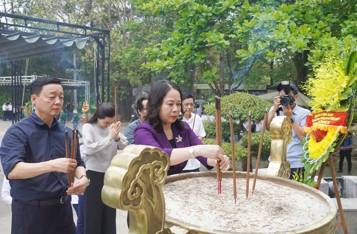 Tri ân gia đình chính sách và các anh hùng liệt sĩ tại Quảng Trị- Ảnh 3. Tri ân gia đình chính sách và các anh hùng liệt sĩ tại Quảng Trị- Ảnh 3.