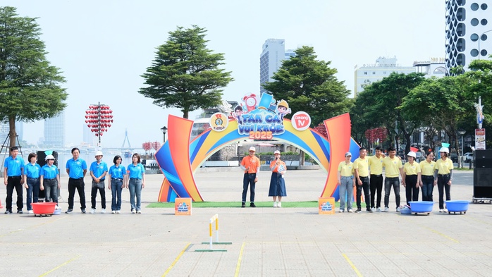 Game show dành riêng cho công nhân tại Đà Nẵng hấp dẫn ngay từ tập đầu tiên- Ảnh 1. Game show dành riêng cho công nhân tại Đà Nẵng hấp dẫn ngay từ tập đầu tiên- Ảnh 1.